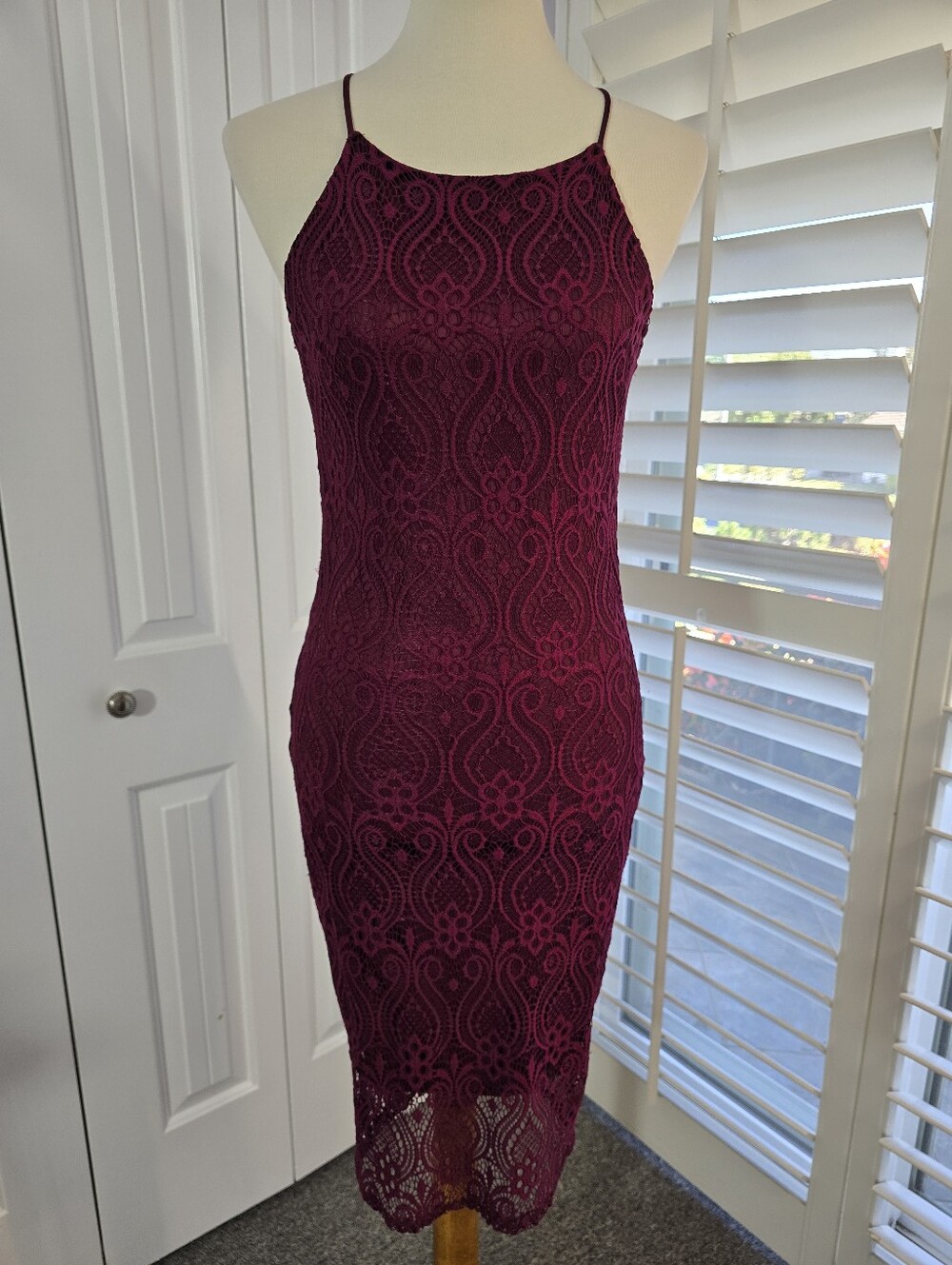 Olive Tree Wine Colored lace high-neck halter bodycon midi dress